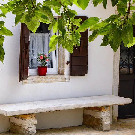 Haus In Mit Terrasse Und Schoener Aussicht Nyaraló *