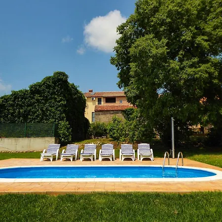 Haus In Mit Terrasse Und Schoener Aussicht