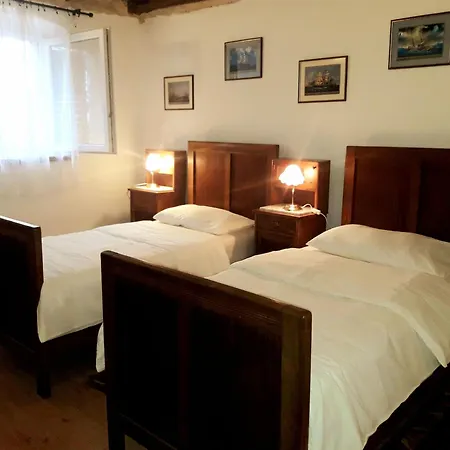Haus In Mit Terrasse Und Schoener Aussicht * Kaštelir